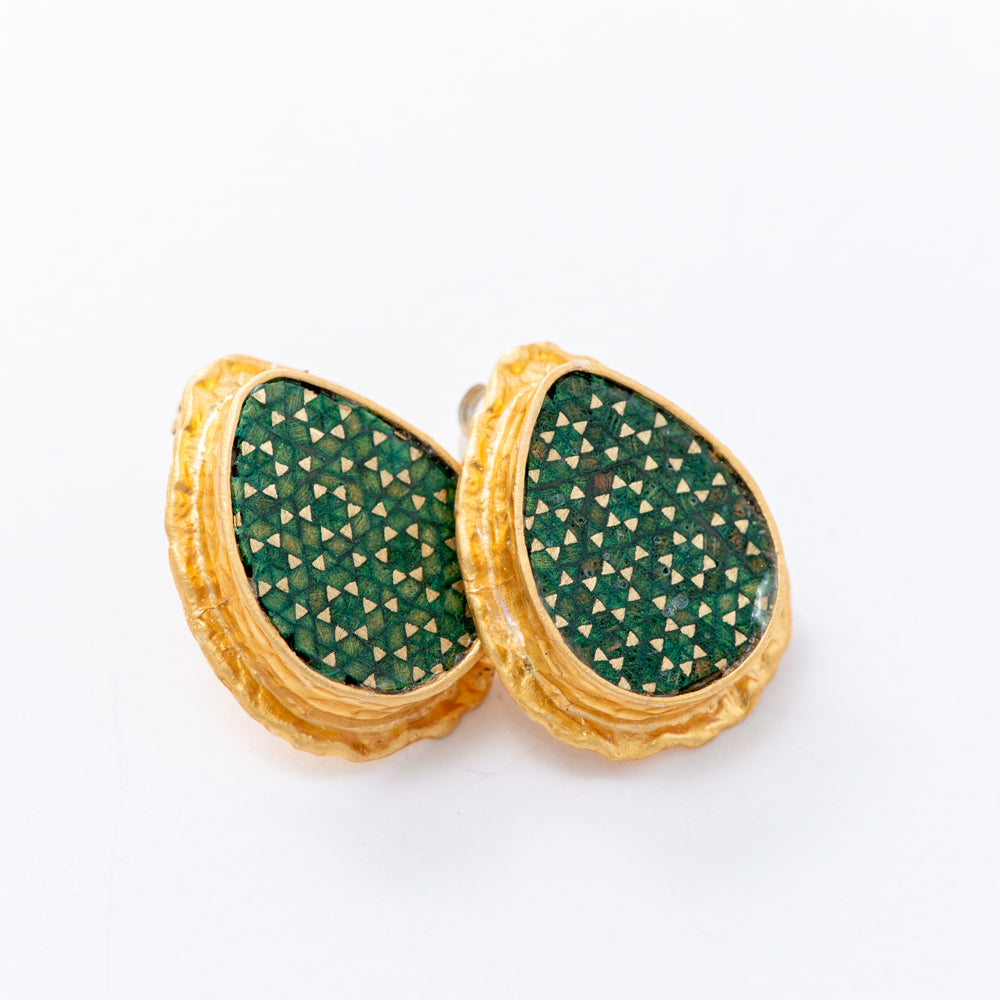 Sabz | teardrop stud