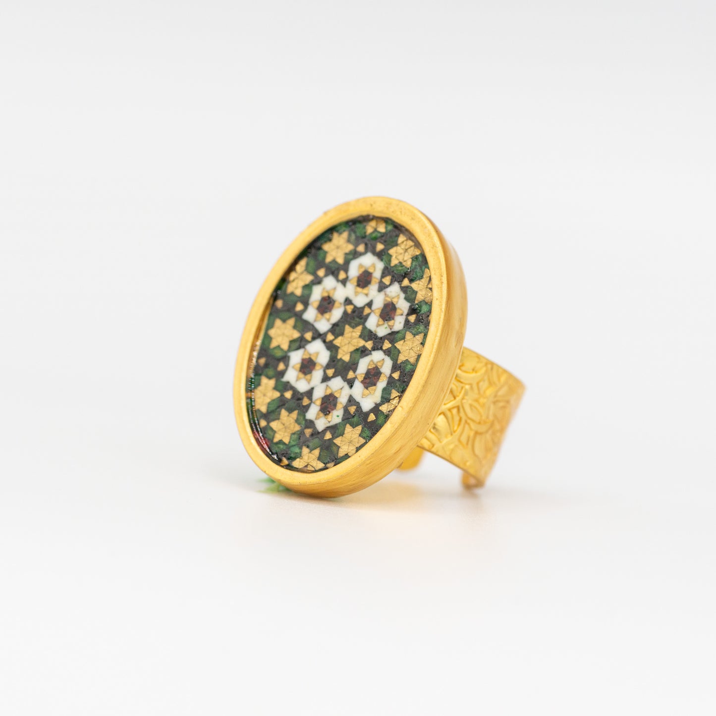 Gilan | Oval ring