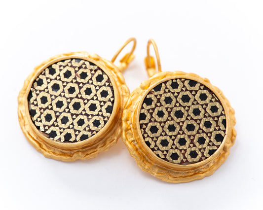 Armour Black | Round Lever back